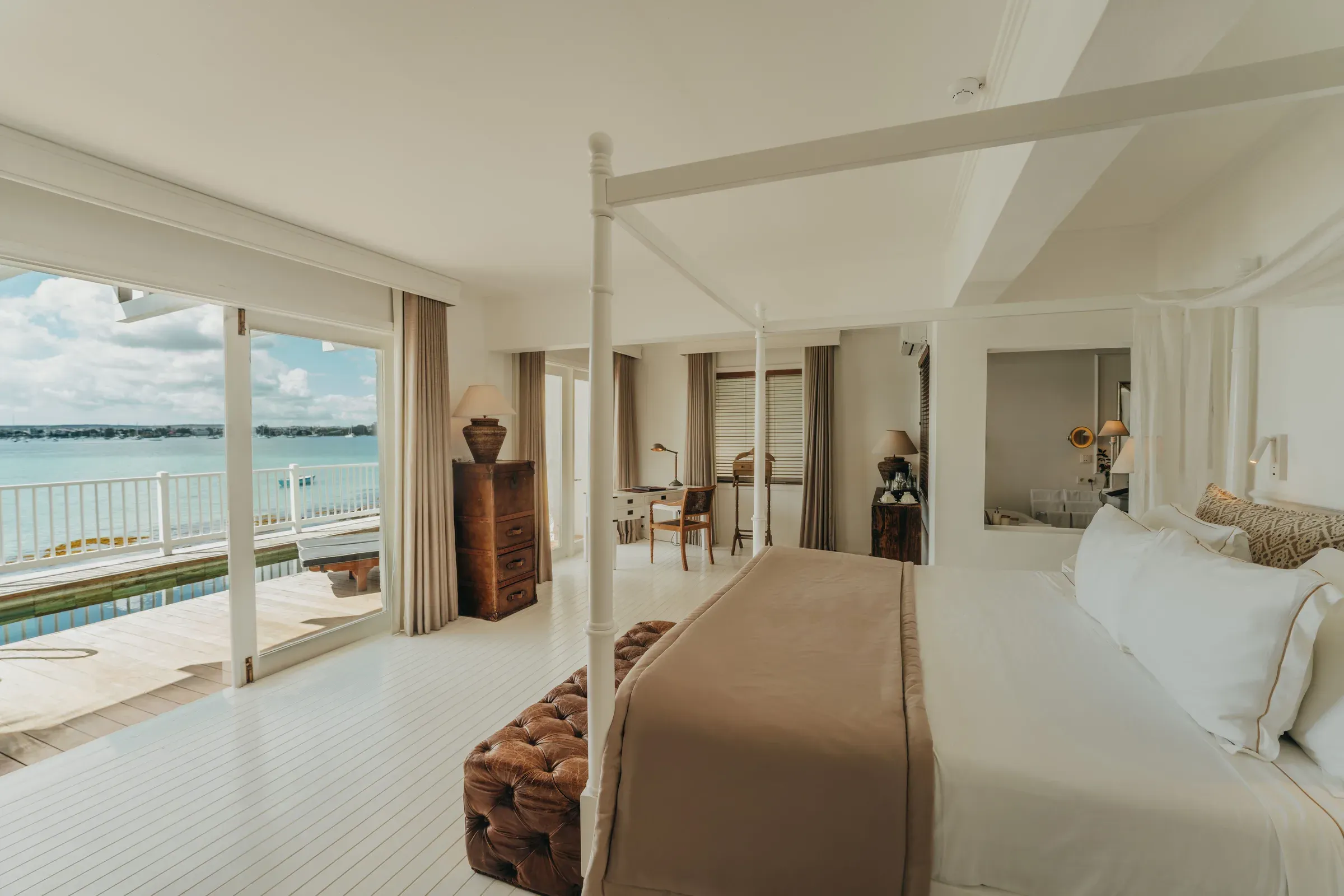 Austral Suite interior at La Maison 20 Degrés Sud