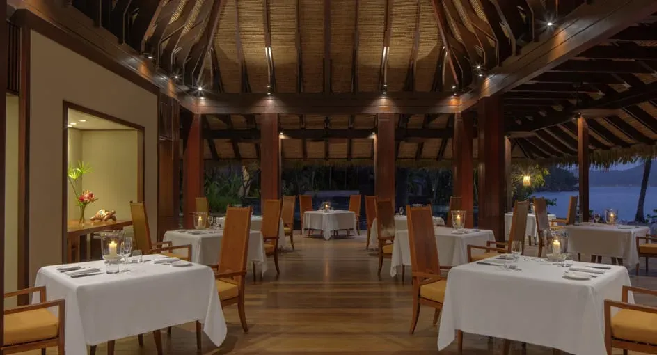 Tec-Tec Restaurant beachfront dining setting at Anantara Maia Seychelles Villas