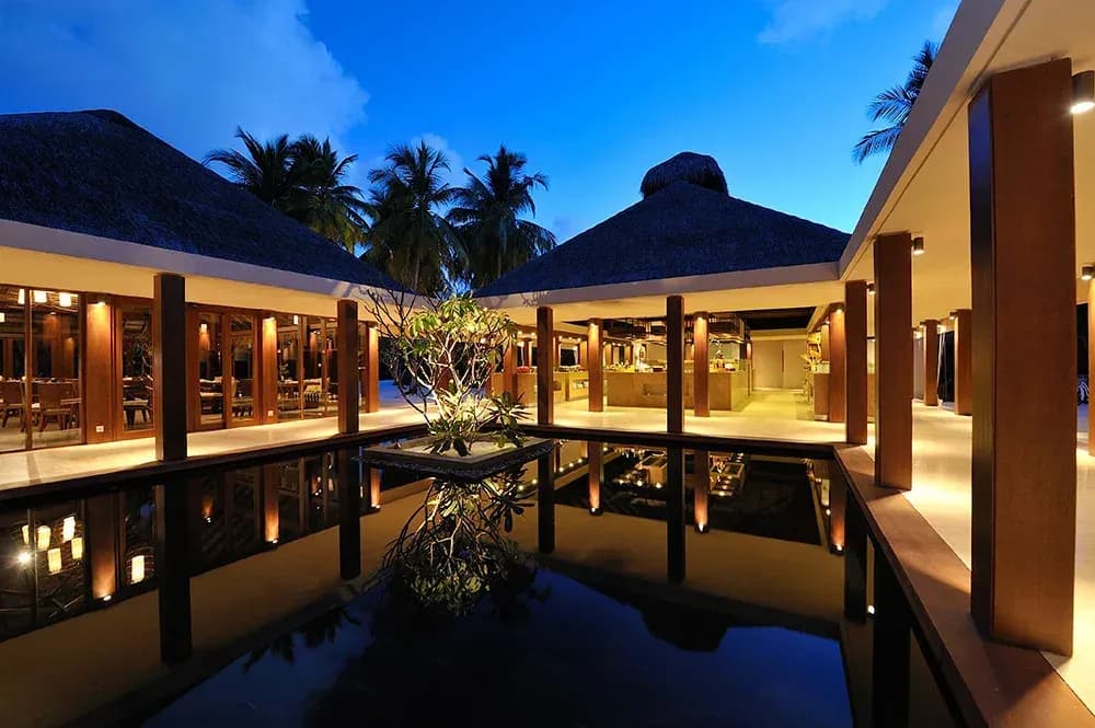 Magu beachfront buffet restaurant at Ayada Maldives