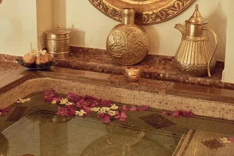 Relaxation pool with candlelight at Frangipani Spa, Baraza Resort & Spa Zanzibar