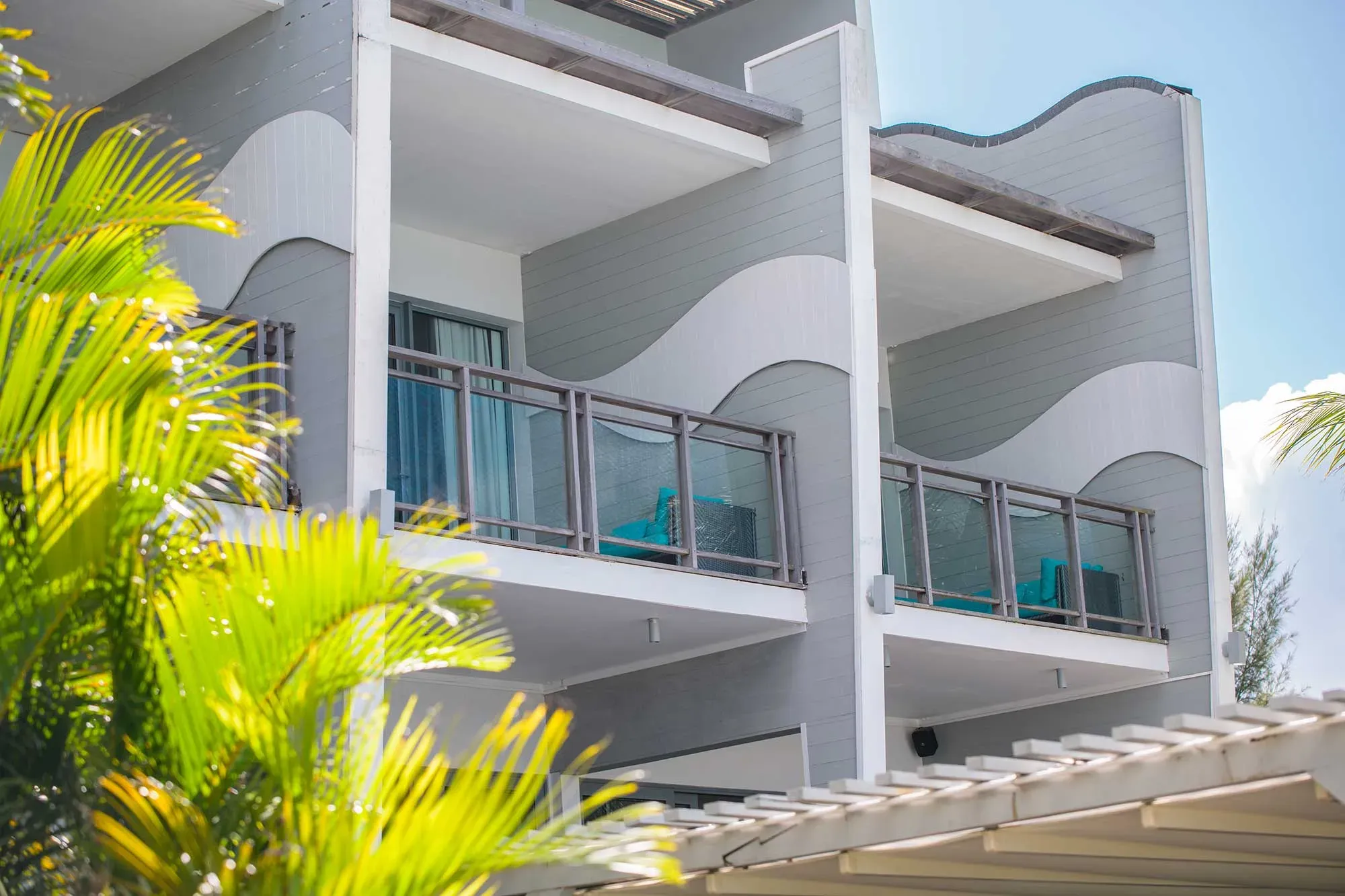 Suite Junior Vue Mer bedroom with sea view at Baystone Boutique Hotel & Spa