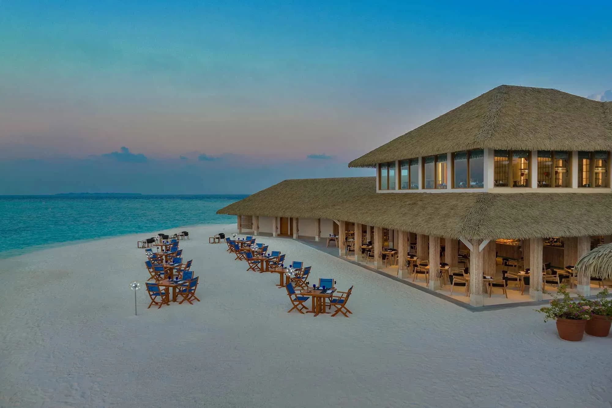Le Asiatique & Teppanyaki Grill dining room at Emerald Faarufushi Resort & Spa