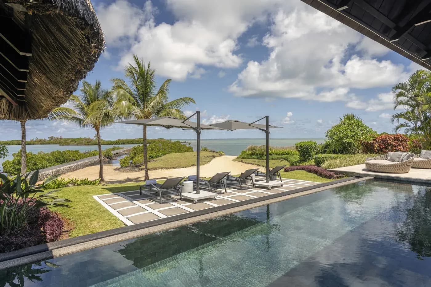 Five-Bedroom Oceanfront Residence with Pool at Four Seasons Resort Mauritius at Anahita