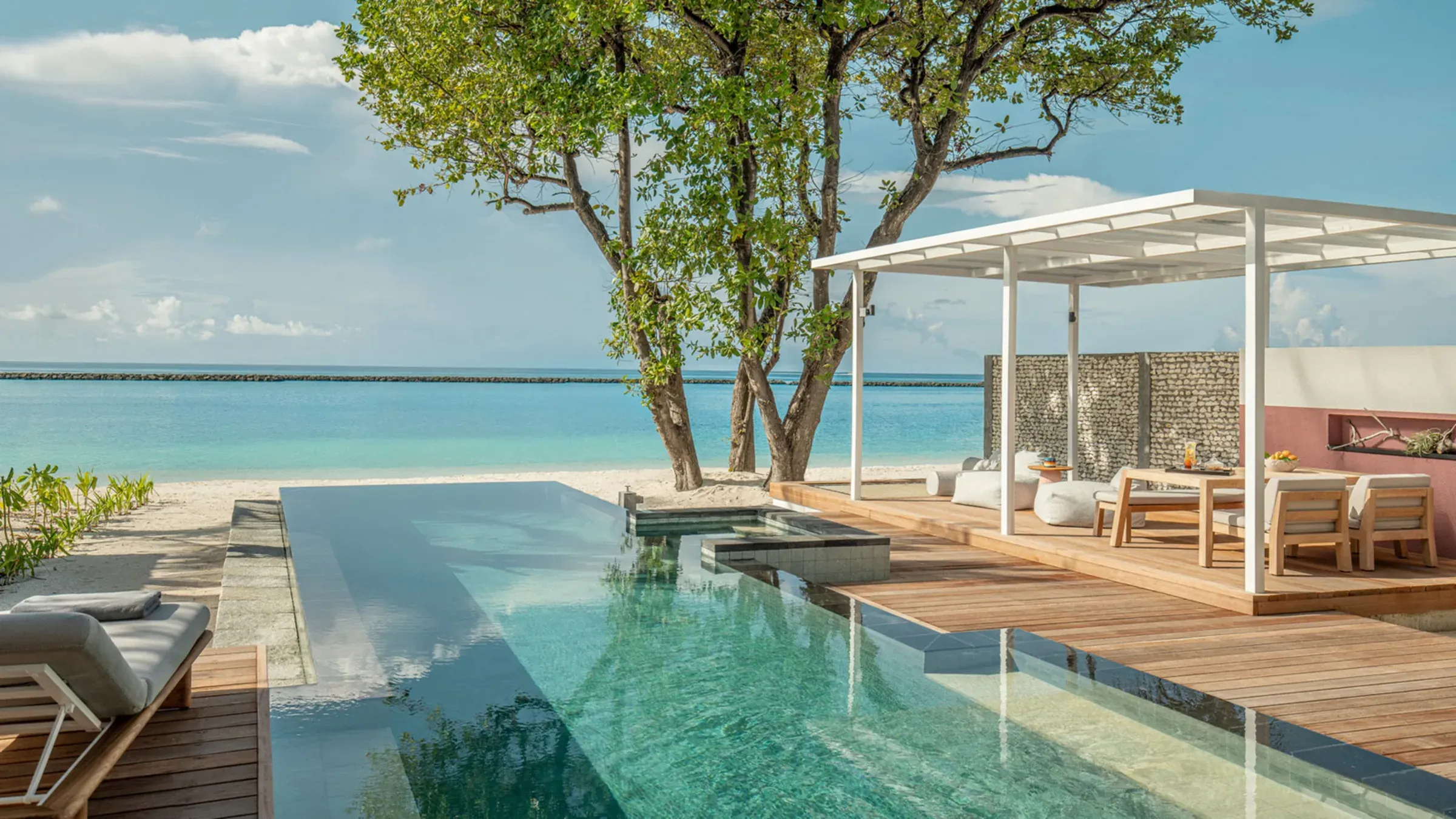 Premier Oceanfront Bungalow with Pool at Four Seasons Landaa Giraavaru
