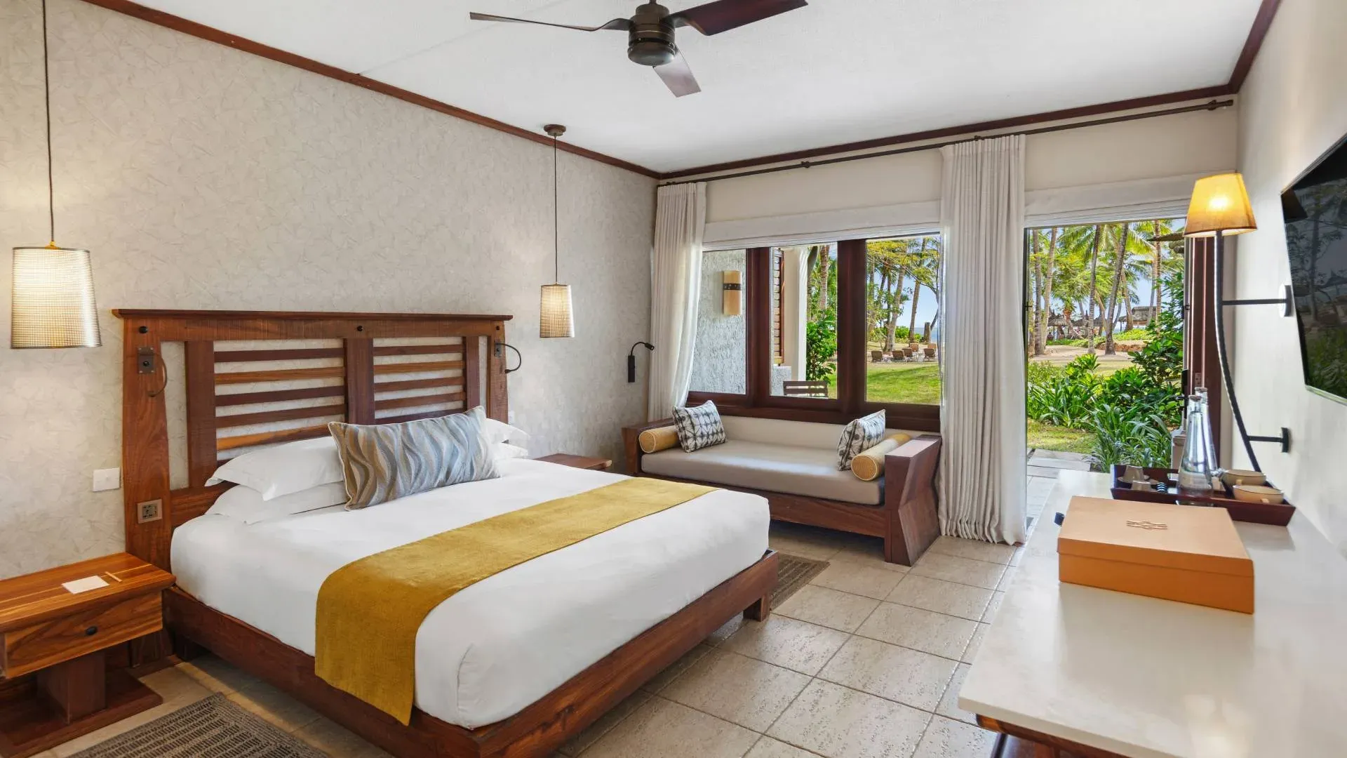 Deluxe Beach View Room at Heritage Awali