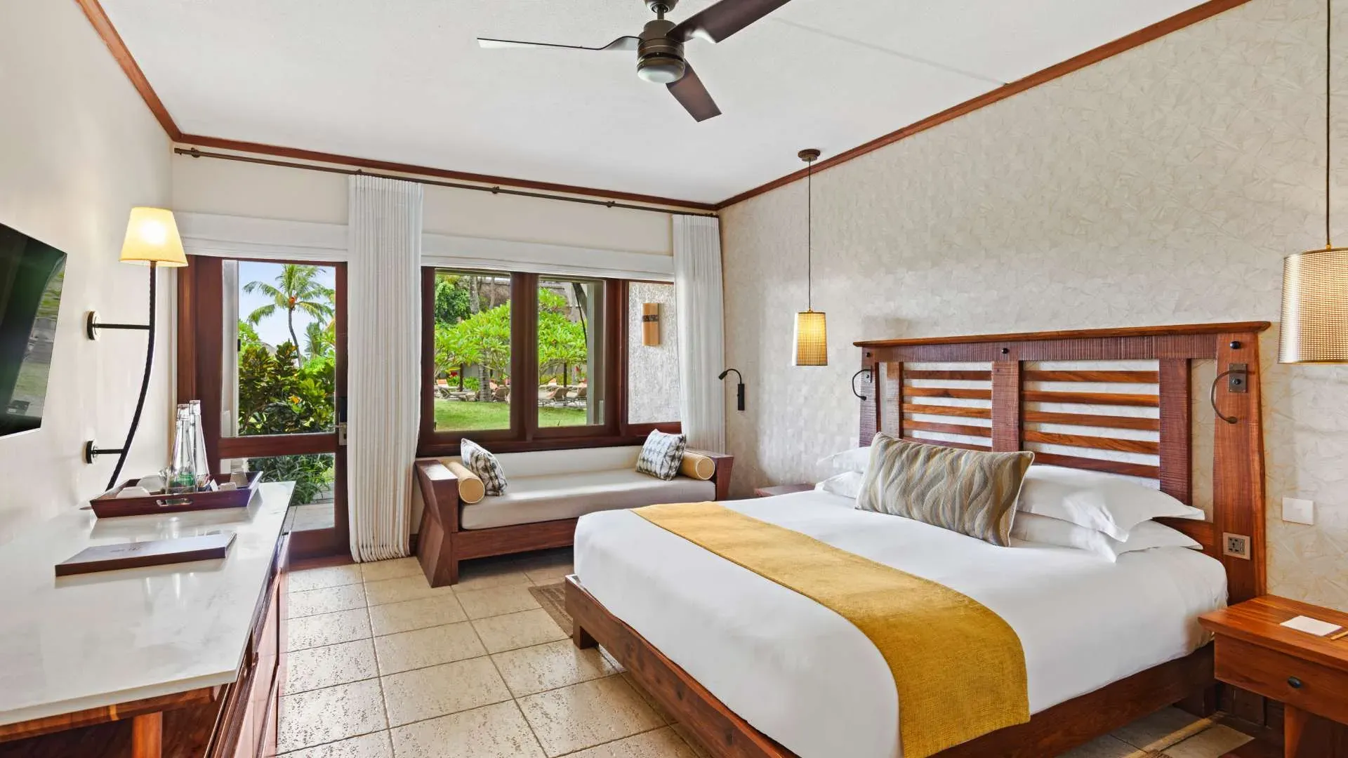 Deluxe Sea View Room bedroom at Heritage Awali