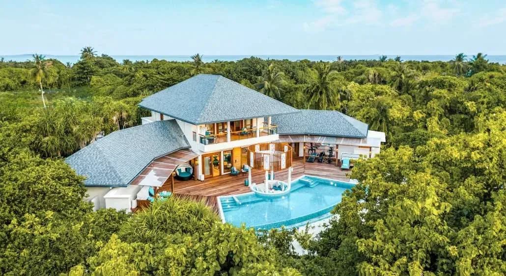Grand Beach Residence with Pool at Hideaway Beach Resort & Spa