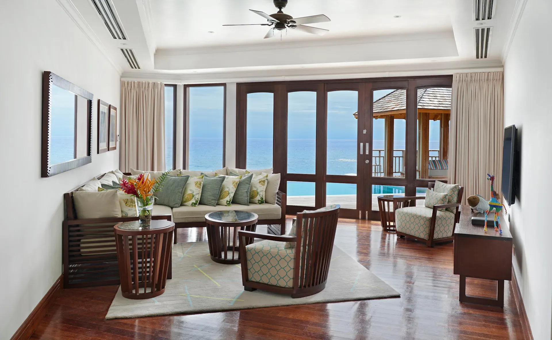 Living room of the Two Bedroom Oceanfront Pool Villa at Hilton Seychelles Northolme