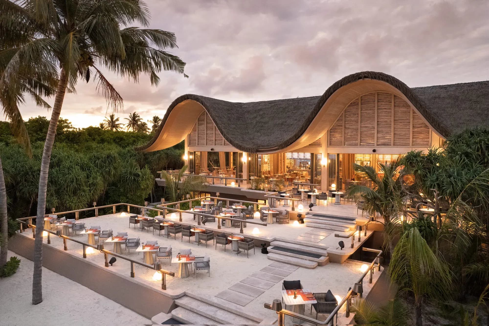 FLOW open-plan dining pavilion at JOALI BEING