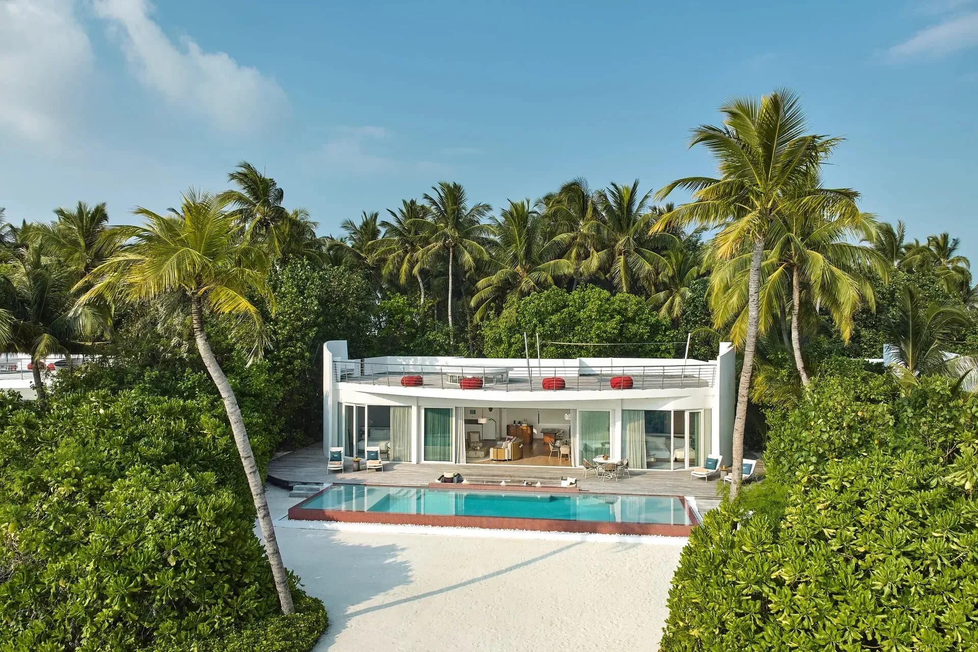 Exterior of the Two Bedroom Sunrise Beach Residence with Pool at Jumeirah Olhahali Island