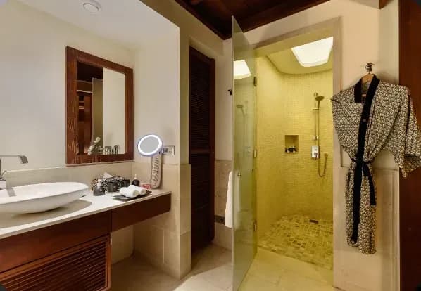 Rubia Wellness Sanctuary with Garden suite interior at Le Jadis