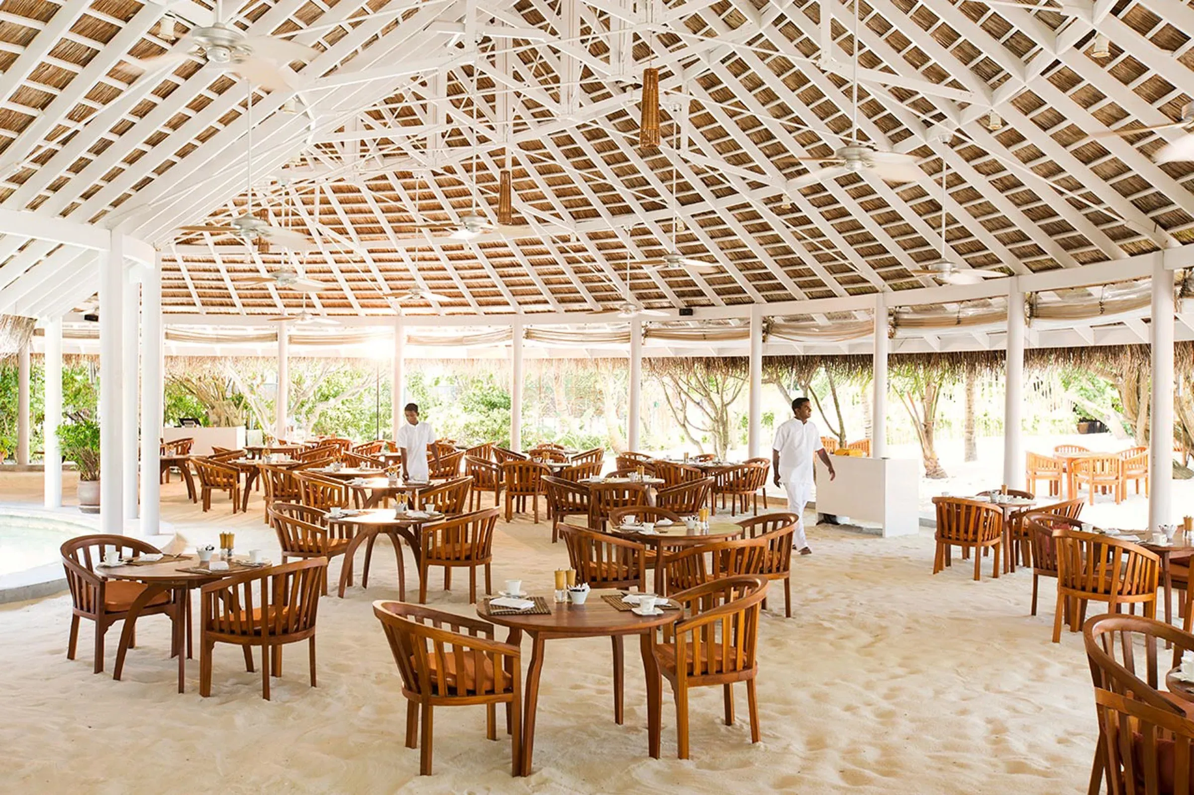 MIXE open-air dining on the sand at LUX* South Ari Atoll