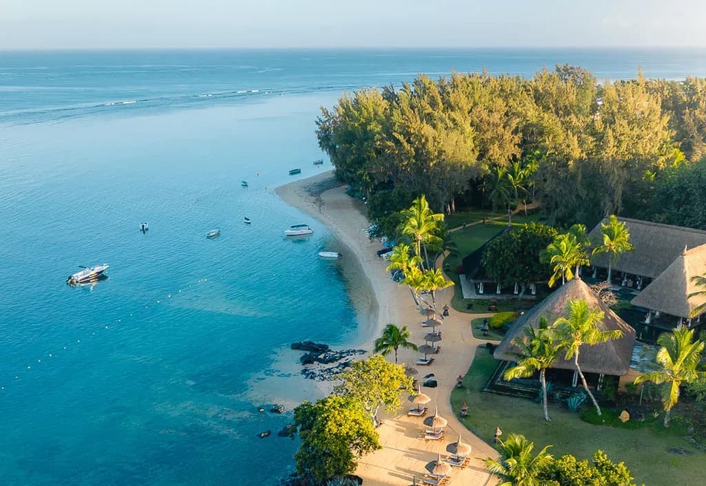 Sub-tropical gardens and pavilions at The Oberoi Beach Resort, Mauritius