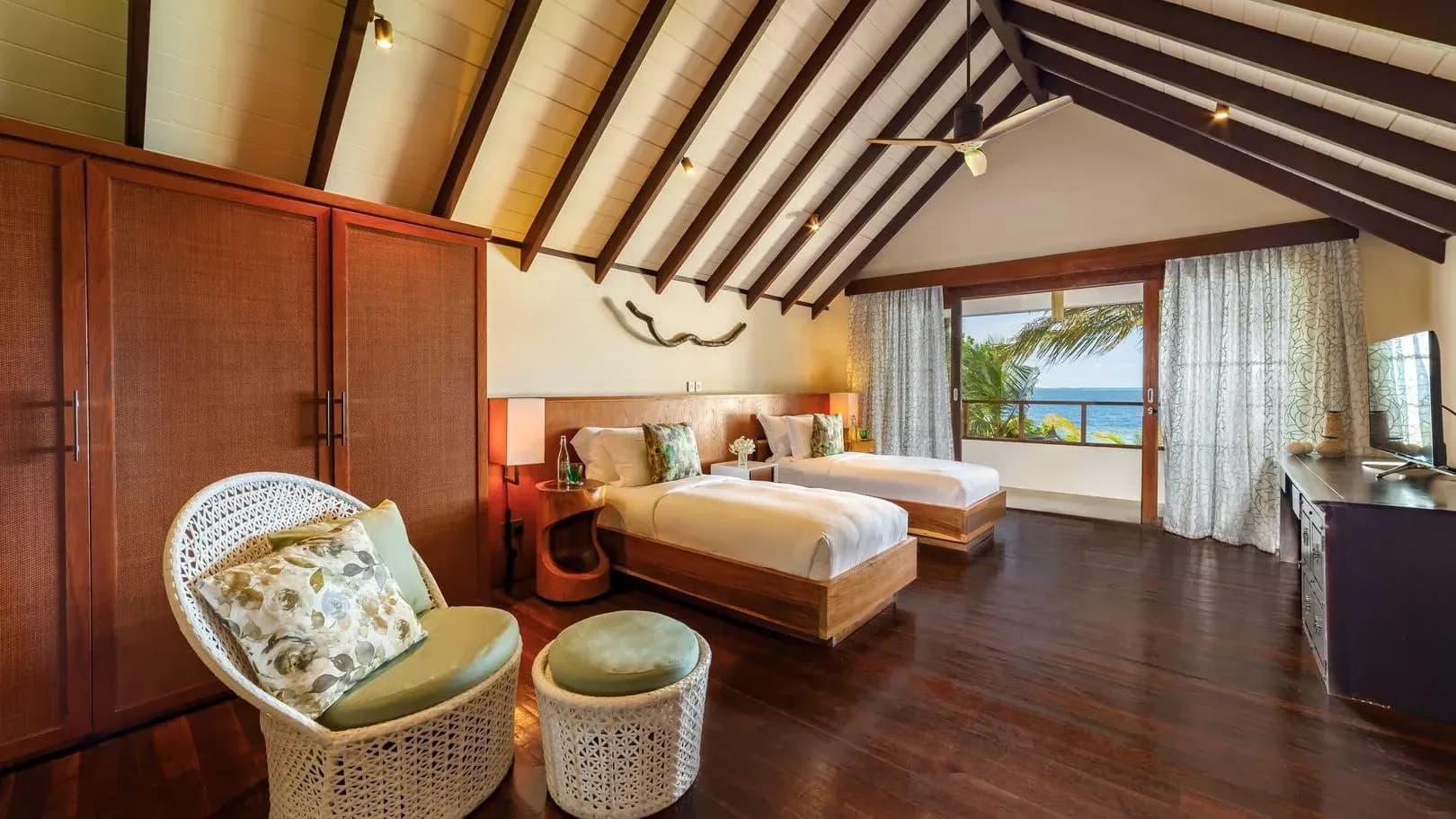 Earth Pool RESERVE two-bedroom beach villa at OZEN RESERVE BOLIFUSHI