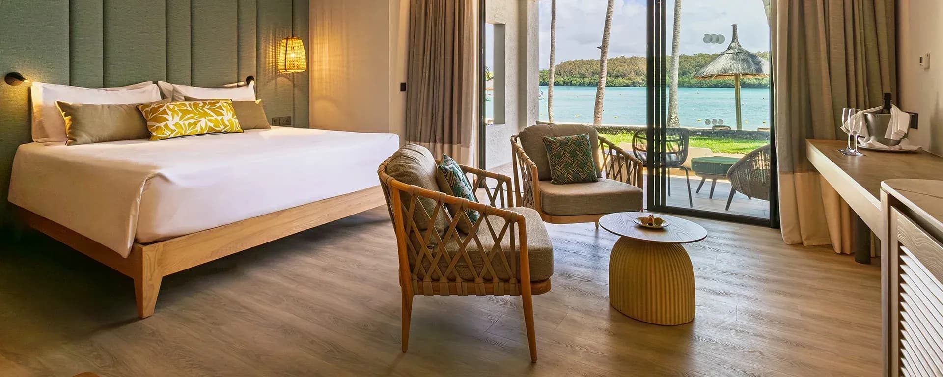 Beach Room in the adults-only Shandrani for 2 wing