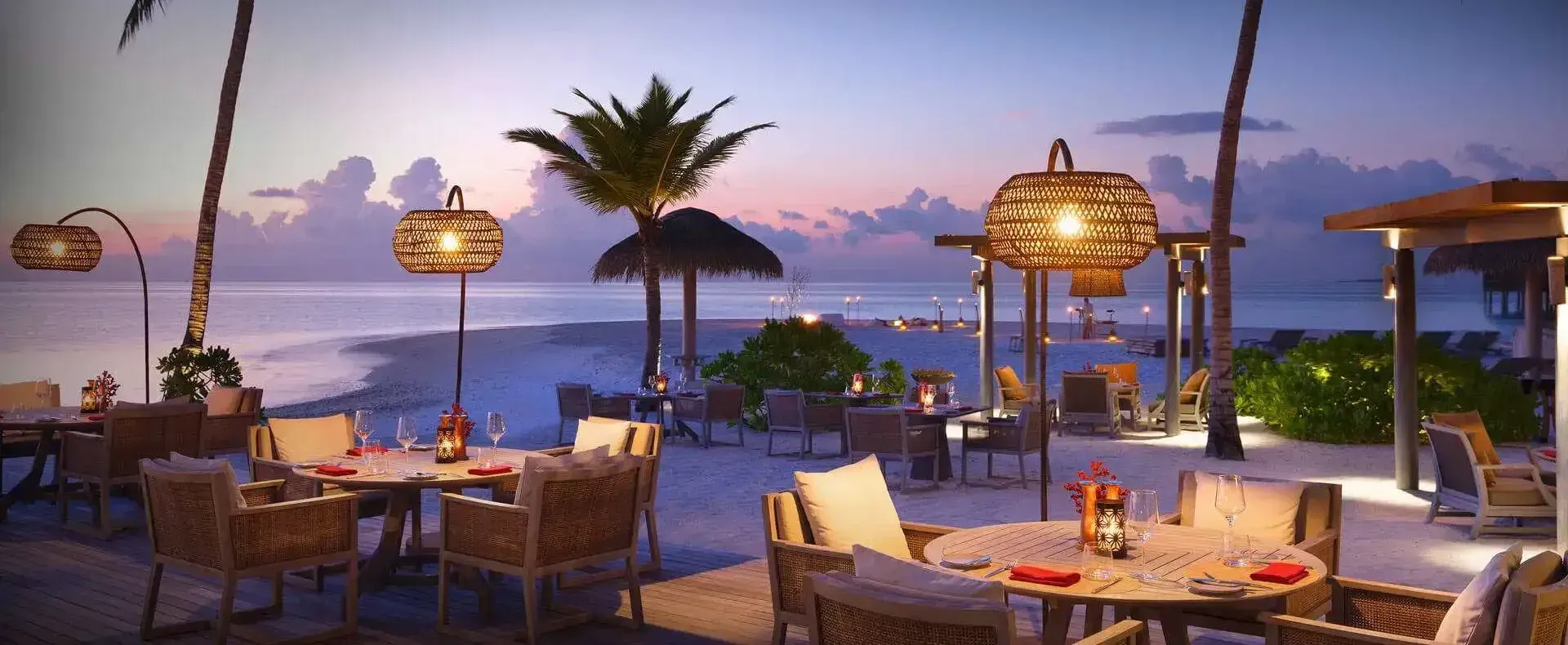 Vakku open-air grill restaurant by the beach at Vakkaru Maldives