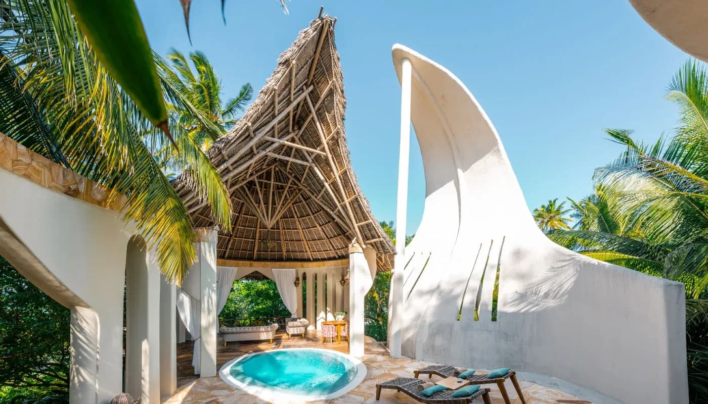 Private plunge pool at Villa Mawingu, Xanadu Luxury Villas, Zanzibar